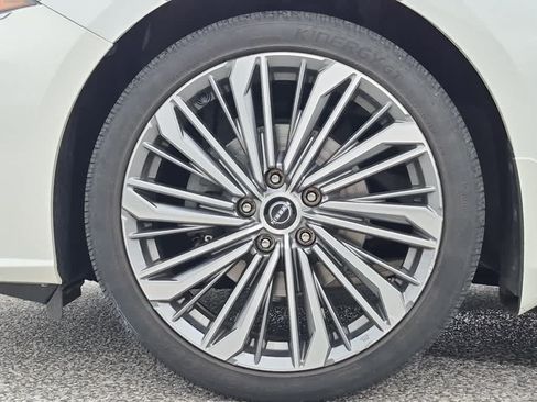 Used 2024 Nissan Altima 2.5 SL FWD image 6