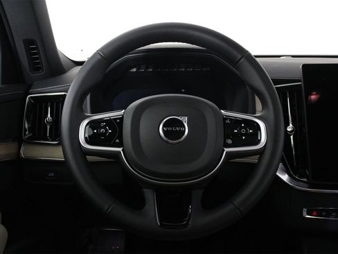 Certified 2025 Volvo XC90 B5 Core w/ Protection Package Premier image 8