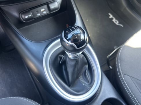 Used 2017 Kia Soul FWD image 24