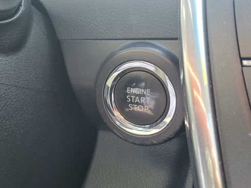 Used 2015 Toyota Camry XLE FWD image 29