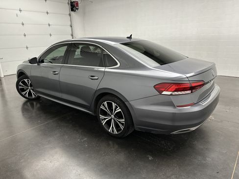 Used 2021 Volkswagen Passat 2.0T SE FWD image 7
