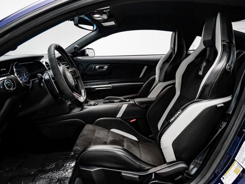 Used 2020 Ford Mustang Shelby GT500 w/ Carbon Fiber Track Pack image 37