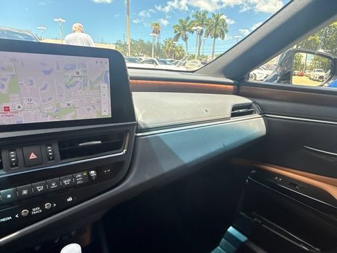 Used 2025 Lexus ES 350 w/ Technology Package FWD image 26
