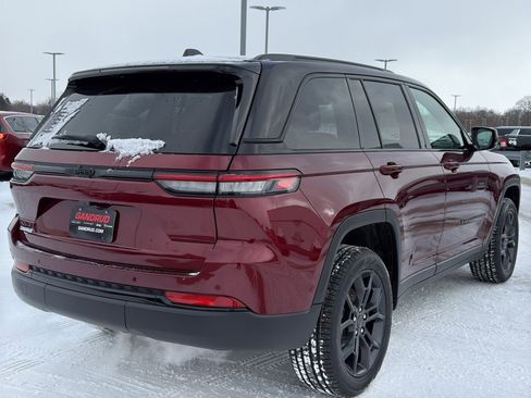 New 2025 Jeep Grand Cherokee Limited image 5