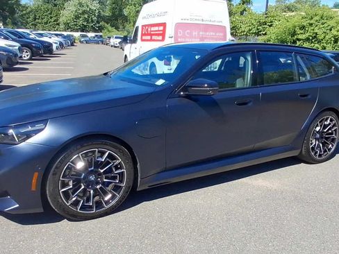 Used 2026 BMW M5 Touring AWD/4WD image 4