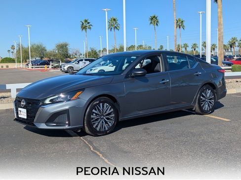 Certified 2024 Nissan Altima 2.5 SV image 1