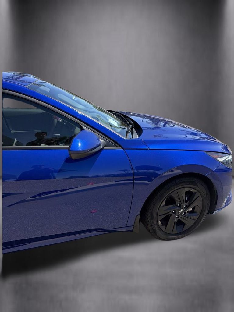 Certified 2023 Hyundai Elantra Blue FWD image 10