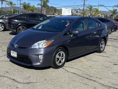 Used 2015 Toyota Prius Three image 2