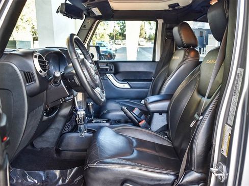 Used 2015 Jeep Wrangler Unlimited Sahara image 17