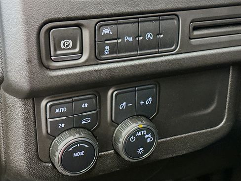 Used 2024 Chevrolet Tahoe LT image 17