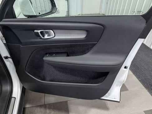Used 2023 Volvo XC40 B5 Plus w/ Protection Package Premier AWD/4WD image 27