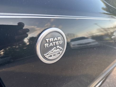 Used 2015 Jeep Grand Cherokee Limited image 23