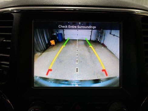 Used 2017 Jeep Grand Cherokee Altitude image 14