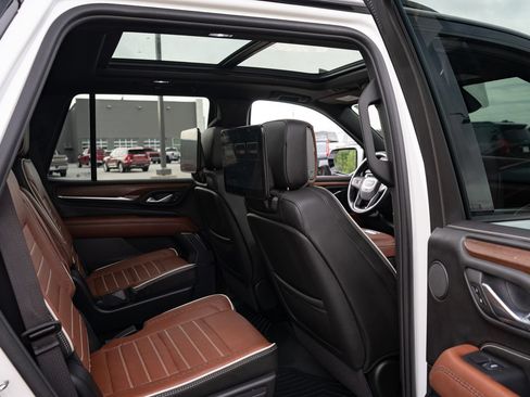 Used 2024 GMC Yukon Denali Ultimate AWD/4WD image 41