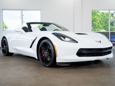 Used 2014 Chevrolet Corvette Stingray Convertible w/ 2LT Preferred Equipment Group RWD image 8