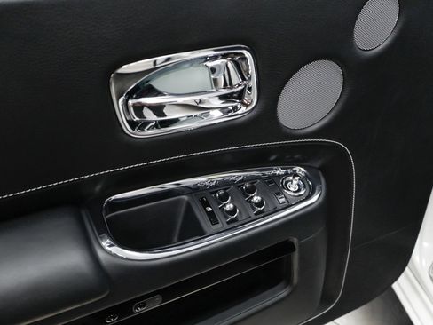 Used 2016 Rolls-Royce Ghost image 37