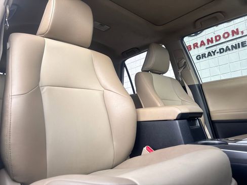 Used 2017 Toyota 4Runner SR5 Premium image 26