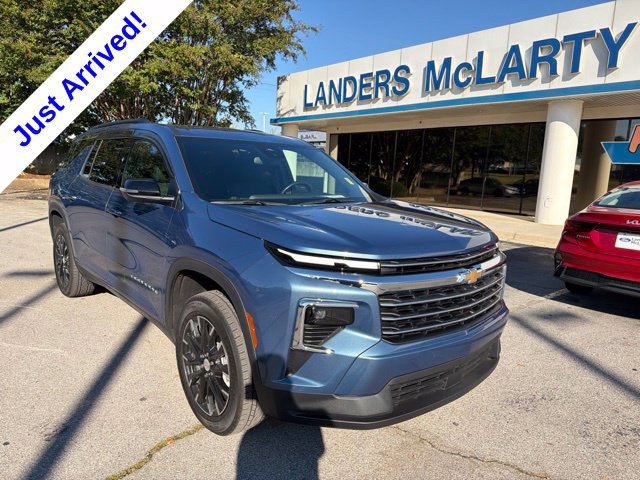 Used 2025 Chevrolet Traverse LT w/ Sun and Wheel Package FWD image 1