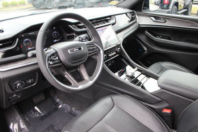 Used 2023 Jeep Grand Cherokee L Overland AWD/4WD image 3