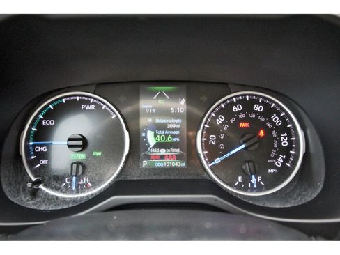 Used 2021 Toyota RAV4 XLE Premium AWD/4WD image 16