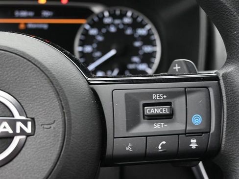 Used 2023 Nissan Rogue SV image 21