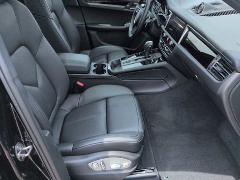 Used 2024 Porsche Macan AWD/4WD image 23