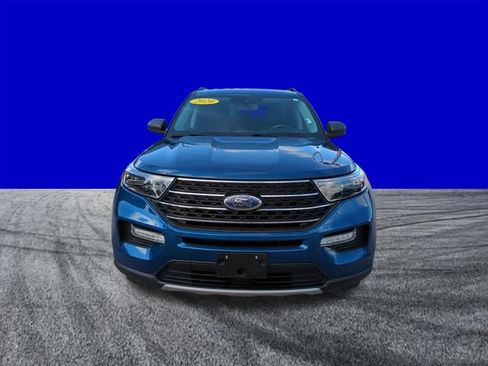 Used 2020 Ford Explorer XLT w/ Equipment Group 202A AWD/4WD image 9