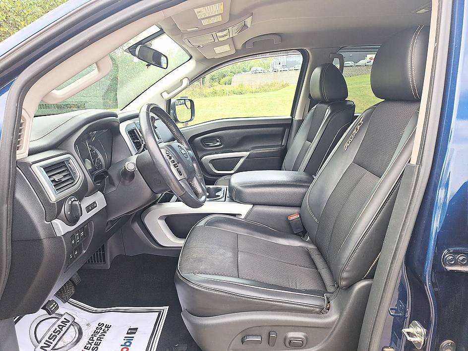 Used 2017 Nissan Titan PRO-4X AWD/4WD image 11