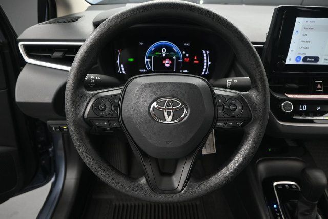 Used 2026 Toyota Corolla LE w/ LE Premium Package FWD image 5
