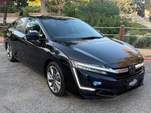 Used 2021 Honda Clarity Plug-In Hybrid image 1
