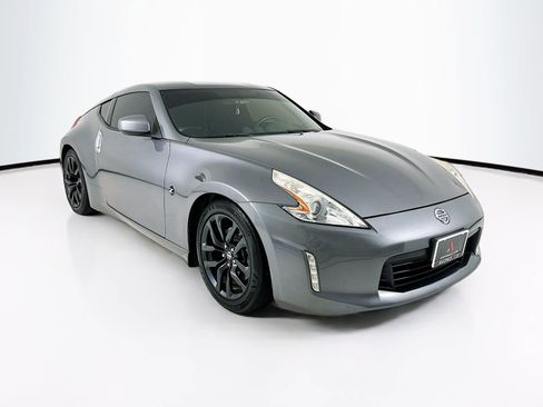 Used 2017 Nissan 370Z Coupe RWD image 1