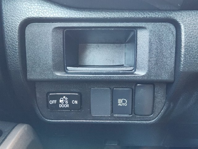 Used 2019 Toyota Tacoma SR5 RWD image 19