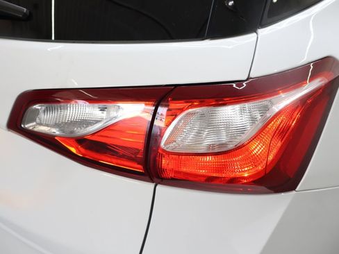 Used 2020 Chevrolet Equinox LT FWD image 28
