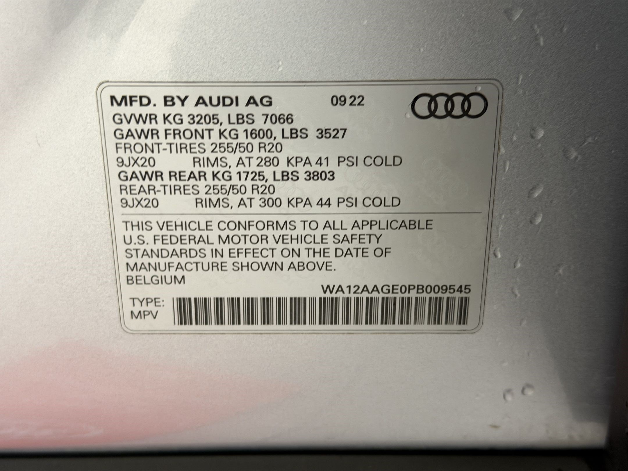 Used 2023 Audi e-tron Premium Plus w/ Premium Plus Package AWD/4WD image 26