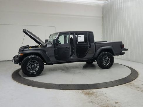 Used 2023 Jeep Gladiator Sport AWD/4WD image 13