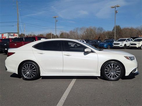 Used 2018 Acura TLX V6 SH-AWD w/ Advance Package image 2