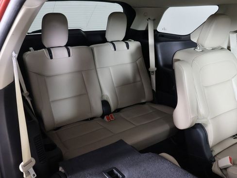 Used 2022 Ford Explorer XLT w/ Equipment Group 202A image 37