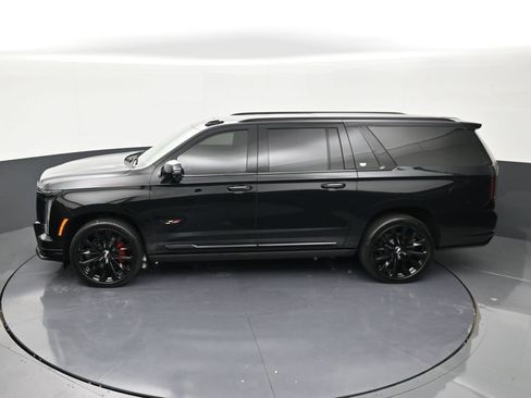 Certified 2025 Cadillac Escalade ESV V w/ LPO, ONYX Package image 14