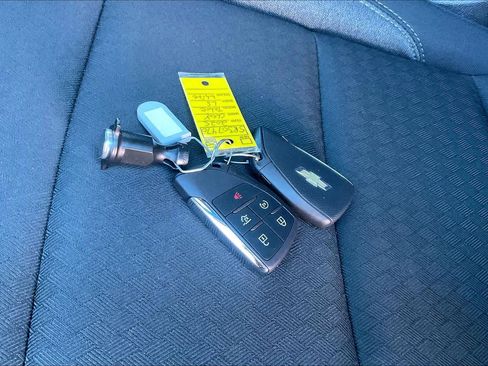 Used 2025 Chevrolet Tahoe LS image 13