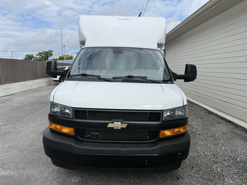 Used 2022 Chevrolet Express 3500 w/ Power Convenience Package RWD image 3