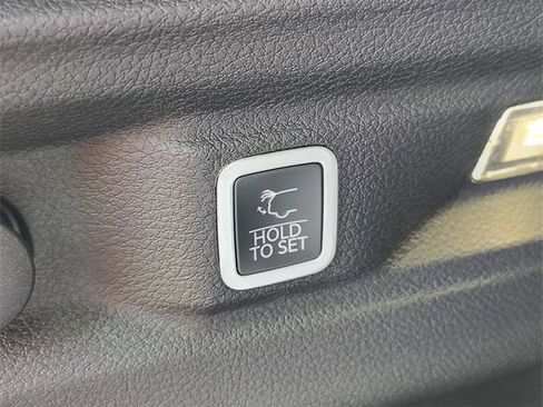 New 2025 Jeep Grand Cherokee L Altitude image 33