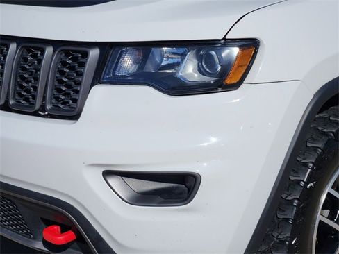 Used 2019 Jeep Grand Cherokee Trailhawk image 23