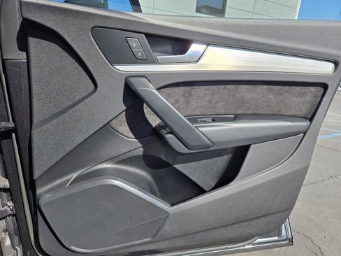 Used 2020 Audi SQ5 Premium w/ Convenience Package image 33