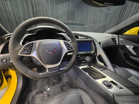 Used 2016 Chevrolet Corvette Z06 w/ 3LZ Preferred Equipment Group image 21