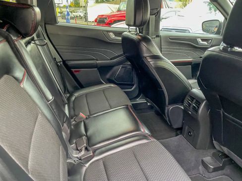 Used 2025 Ford Escape ST-Line image 34