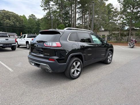 Used 2019 Jeep Cherokee Limited w/ Trailer Tow Group AWD/4WD image 5