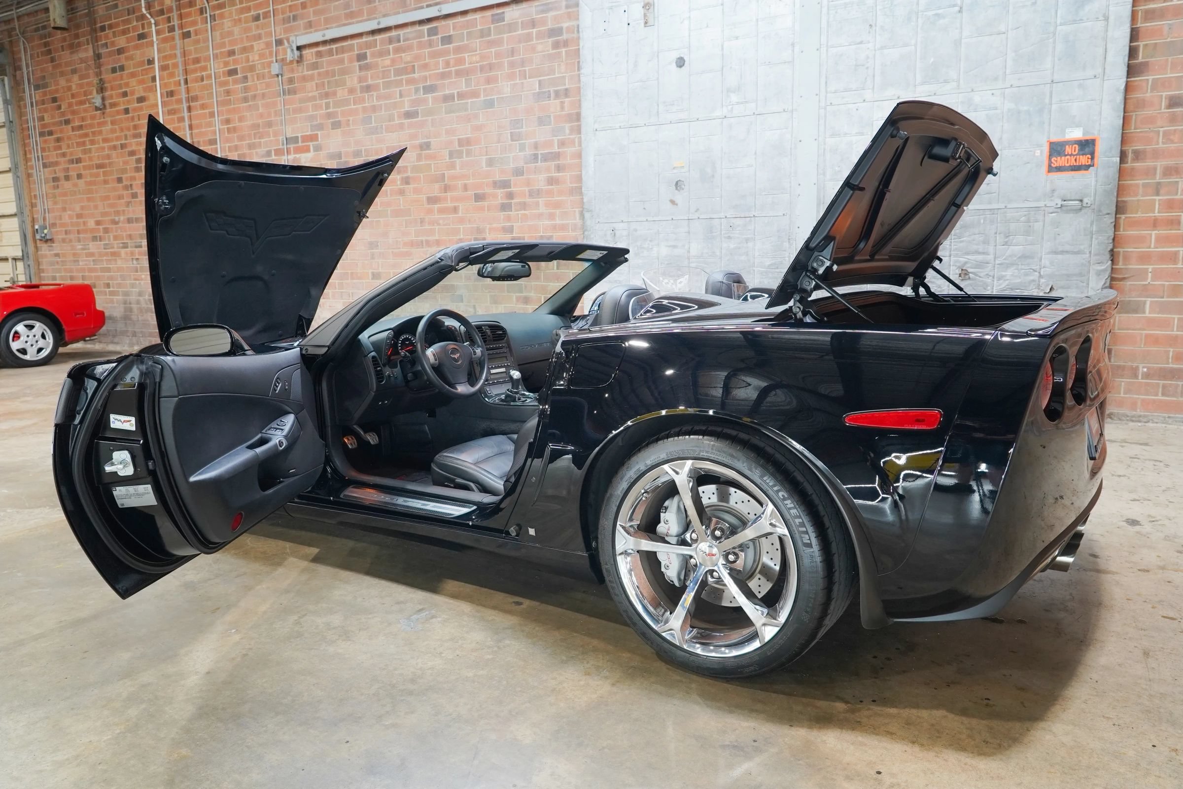 Used 2011 Chevrolet Corvette Grand Sport w/ Preferred Equipment Group RWD image 26