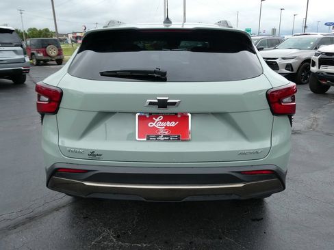Certified 2024 Chevrolet Trax ACTIV FWD image 8