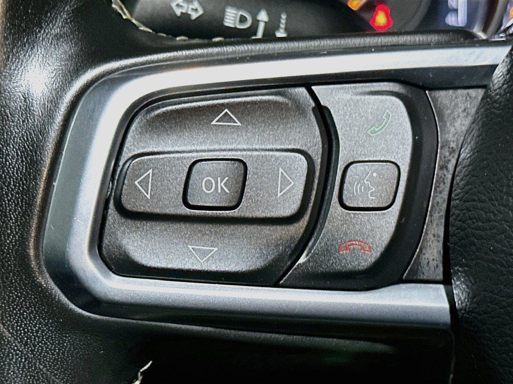 Used 2019 Jeep Wrangler Unlimited Sahara w/ LED Lighting Group AWD/4WD image 34