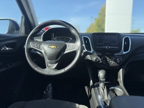 Used 2022 Chevrolet Equinox LT image 24